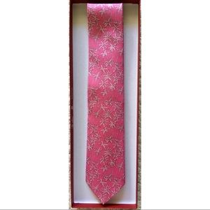 NEW Salvatore Ferragamo tie